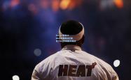 kaiyun体育:NBA总决赛激战正酣 勇士队逆转取胜夺赛点