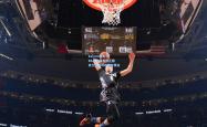 kaiyun体育:NBA总决赛激战正酣 勇士队逆转取胜夺赛点